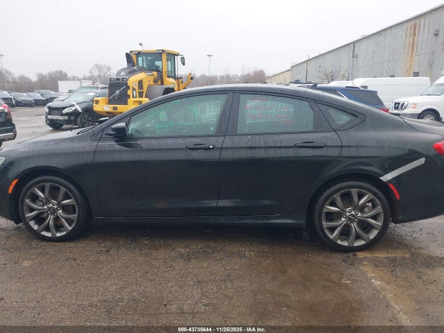 2016 Chrysler 200 S მანქანა იყიდება აუქციონზე, vin: 1C3CCCDG4GN130717, აუქციონის ნომერი: 43735644