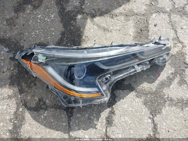 Toyota Corolla Hybrid Le 2021 JTDEAMDE7MJ019239 Image 12