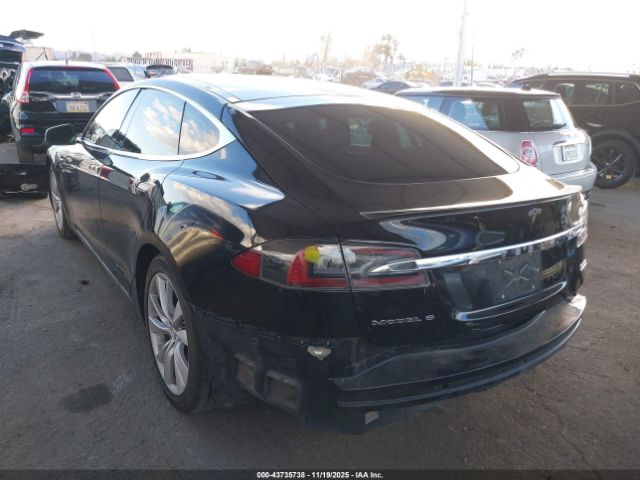 2015 TESLA MODEL S 5YJSA1E40FF105218 Photo 2