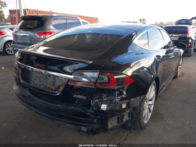 2015 TESLA MODEL S 5YJSA1E40FF105218 Photo 3
