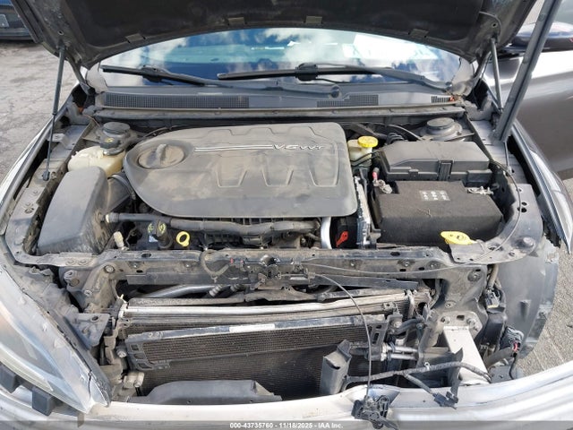 Chrysler 200 S 2015 1C3CCCBG4FN648053 Image 10