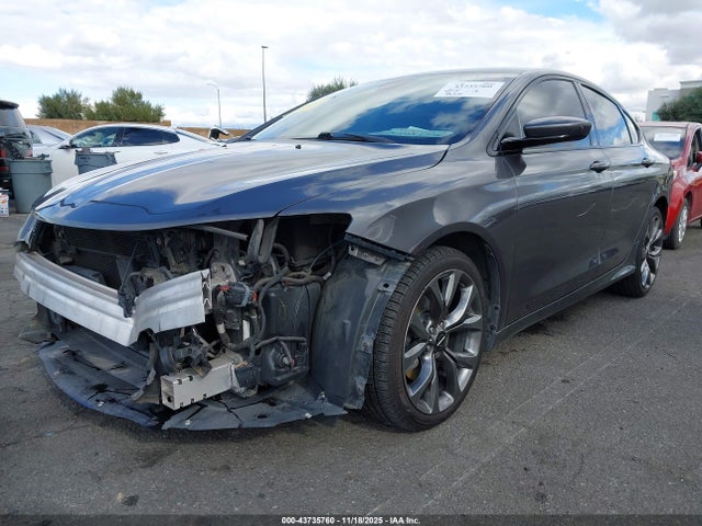 Chrysler 200 S 2015 1C3CCCBG4FN648053 Image 2