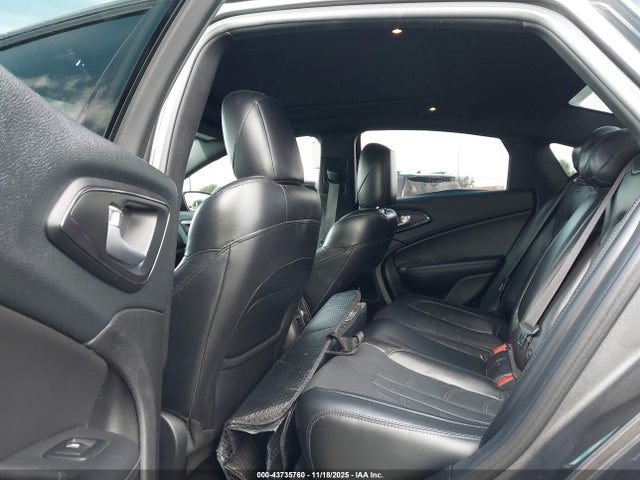 Chrysler 200 S 2015 1C3CCCBG4FN648053 Image 8