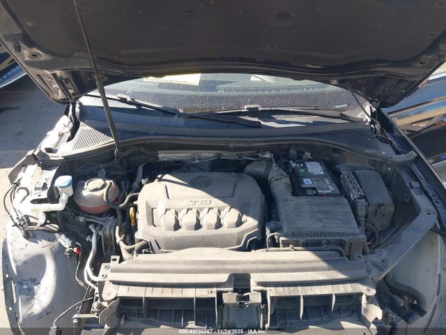 3VV2B7AX2JM075273 Volkswagen Tiguan 2.0t Se/2.0t Sel