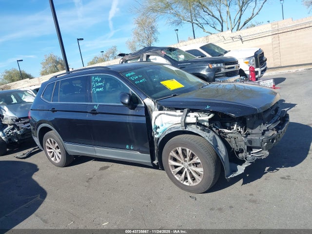 3VV2B7AX2JM075273 Volkswagen Tiguan 2.0t Se/2.0t Sel