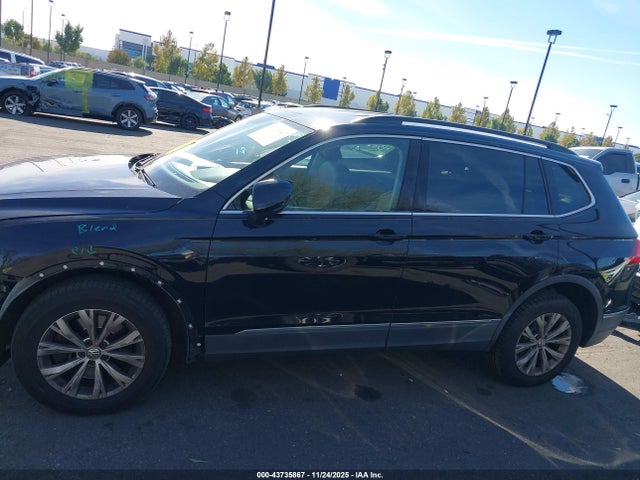 3VV2B7AX2JM075273 Volkswagen Tiguan 2.0t Se/2.0t Sel