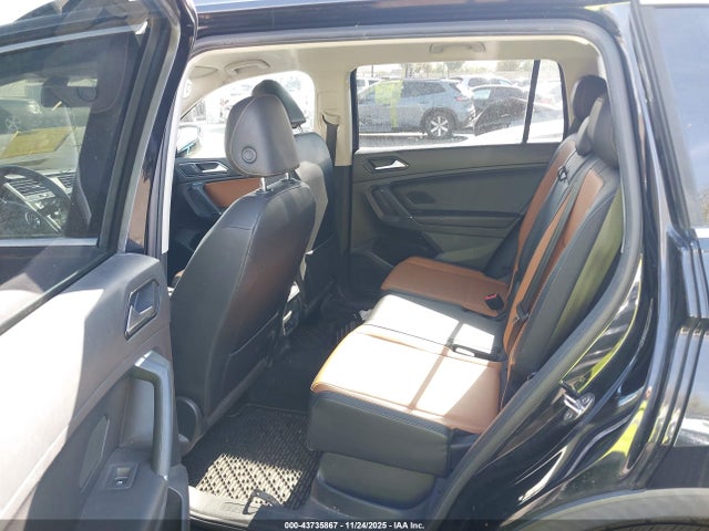 3VV2B7AX2JM075273 Volkswagen Tiguan 2.0t Se/2.0t Sel