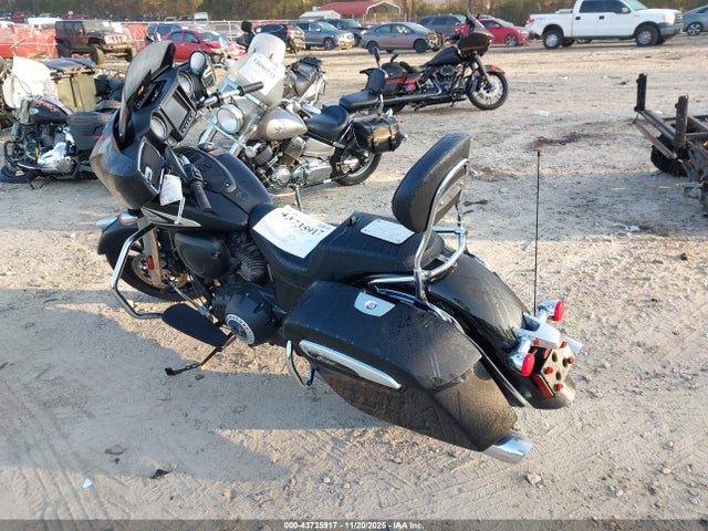 2024 INDIAN MOTORCYCLE CO. CHIEFTAIN 56KTCBAA5R3427400 Photo 2
