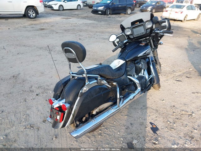 2024 INDIAN MOTORCYCLE CO. CHIEFTAIN 56KTCBAA5R3427400 Photo 3