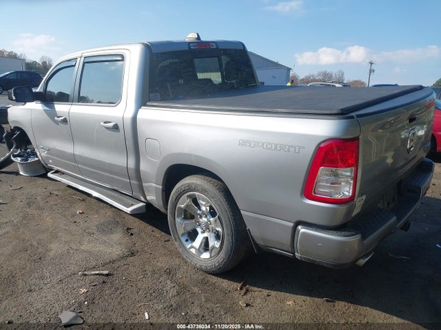 2022 RAM 1500 1C6SRFFT3NN447622 Photo 2