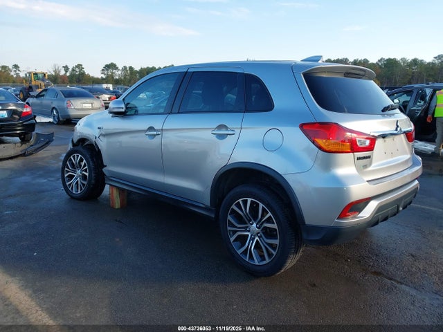 2018 MITSUBISHI OUTLANDER SPORT JA4AP3AW1JU012442 Photo 2