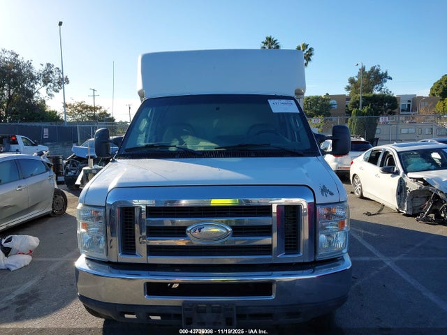 Ford E-350 Cutaway 2014 1FDWE3FL8EDA78553 Image 11