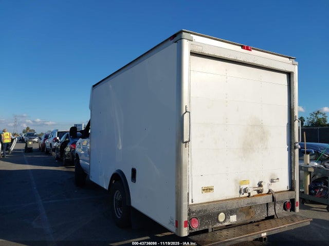 Ford E-350 Cutaway 2014 1FDWE3FL8EDA78553 Image 3