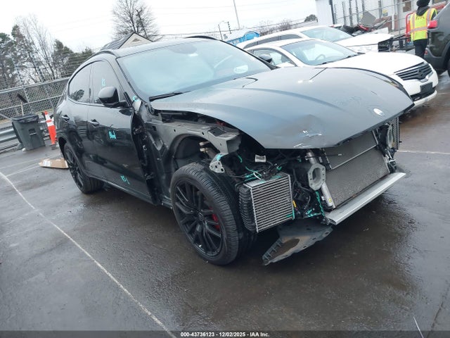 2022 MASERATI LEVANTE ZN661XUA8NX388322