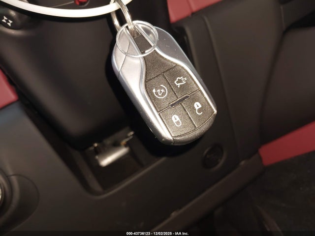 2022 MASERATI LEVANTE ZN661XUA8NX388322 Photo 10