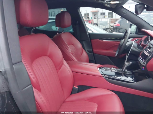 2022 MASERATI LEVANTE ZN661XUA8NX388322 Photo 4