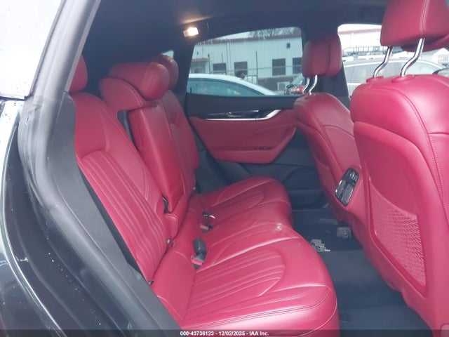 2022 MASERATI LEVANTE ZN661XUA8NX388322 Photo 7