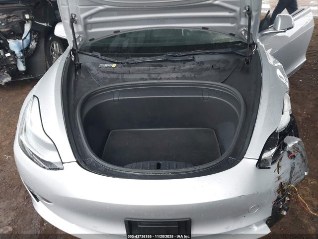 2018 TESLA MODEL 3 5YJ3E1EA1JF037454 Photo 9
