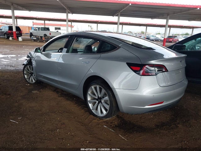 2018 TESLA MODEL 3 5YJ3E1EA1JF037454 Photo 2