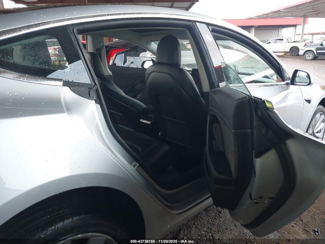 2018 TESLA MODEL 3 5YJ3E1EA1JF037454 Photo 7