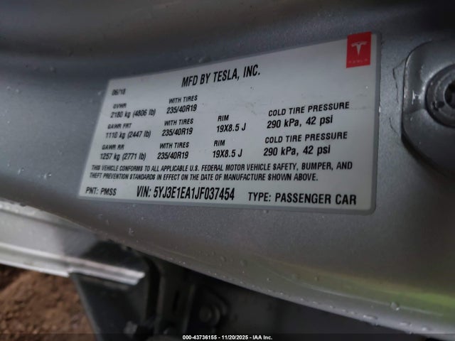 2018 TESLA MODEL 3 5YJ3E1EA1JF037454 Photo 8