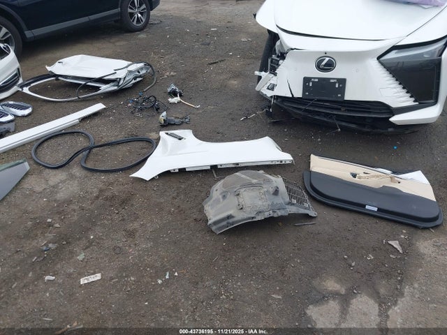 Продажа на аукционе авто 2017 Bmw 540i, vin: WBAJE5C37HG914965, номер лота: 43736195