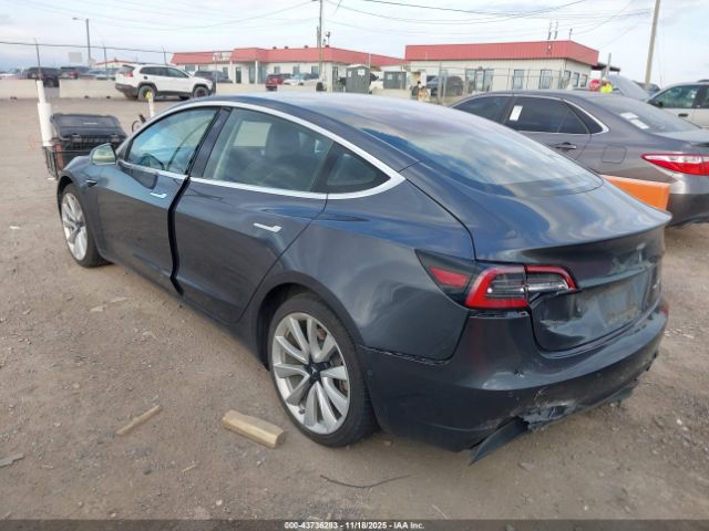2018 TESLA MODEL 3 5YJ3E1EB8JF132506 Photo 2