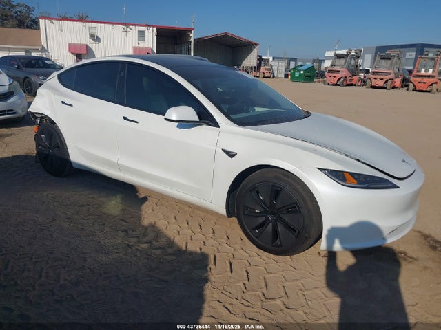 2025 TESLA MODEL 3 5YJ3E1EB5SF888425 Photo 0