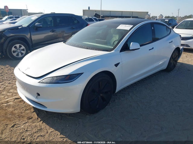 2025 TESLA MODEL 3 5YJ3E1EB5SF888425 Photo 1