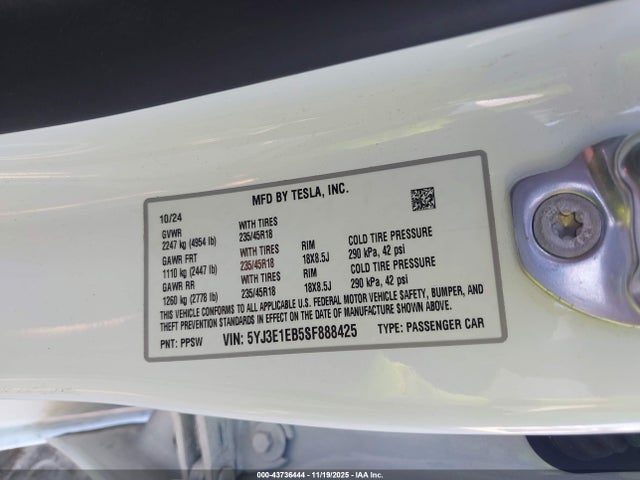 2025 TESLA MODEL 3 5YJ3E1EB5SF888425 Photo 8