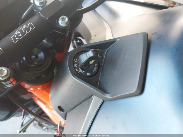2022 KTM 890 VBKTU940XNM830547 Photo 10