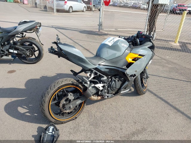 JKAEXKG18JDA02078 Kawasaki EX400