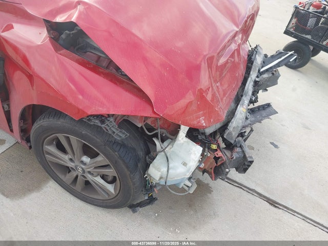 5NPD84LF5JH327063 Hyundai ELANTRA SEL