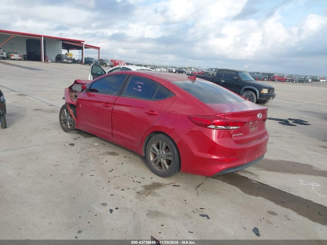 5NPD84LF5JH327063 Hyundai ELANTRA SEL