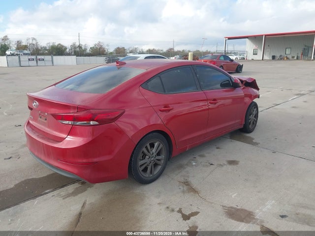 5NPD84LF5JH327063 Hyundai ELANTRA SEL