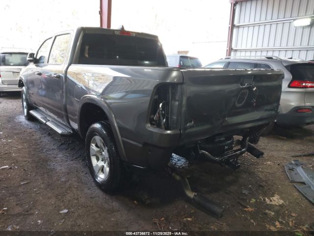 2022 RAM 1500 1C6SRFRT5NN252875 Photo 2