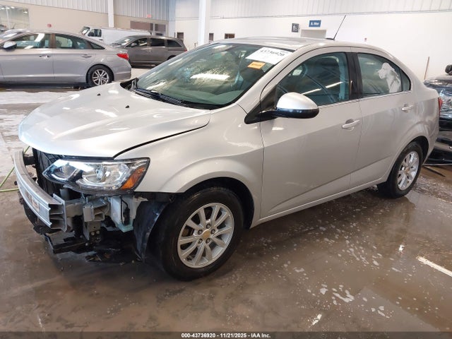 1G1JD5SHXJ4123252 Chevrolet Sonic Lt Auto
