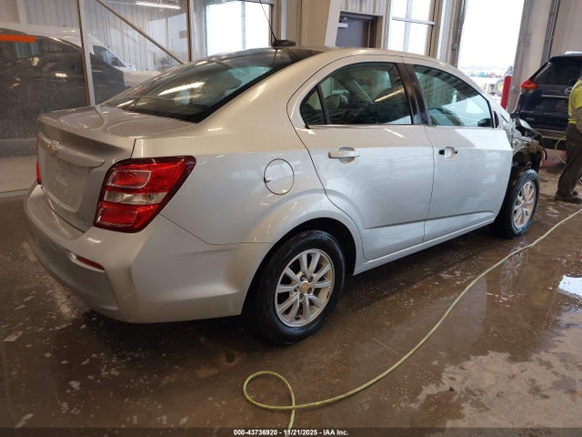 1G1JD5SHXJ4123252 Chevrolet Sonic Lt Auto
