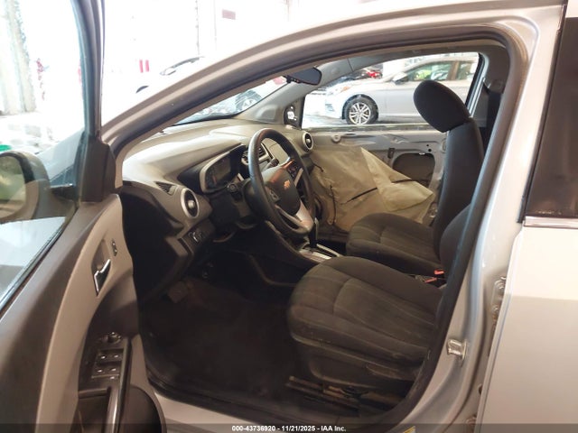 1G1JD5SHXJ4123252 Chevrolet Sonic Lt Auto