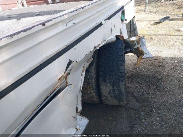 1FD8W3HT4JEC58619 Ford F-350 Chassis Lariat
