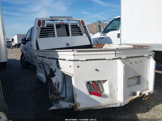 1FD8W3HT4JEC58619 Ford F-350 Chassis Lariat