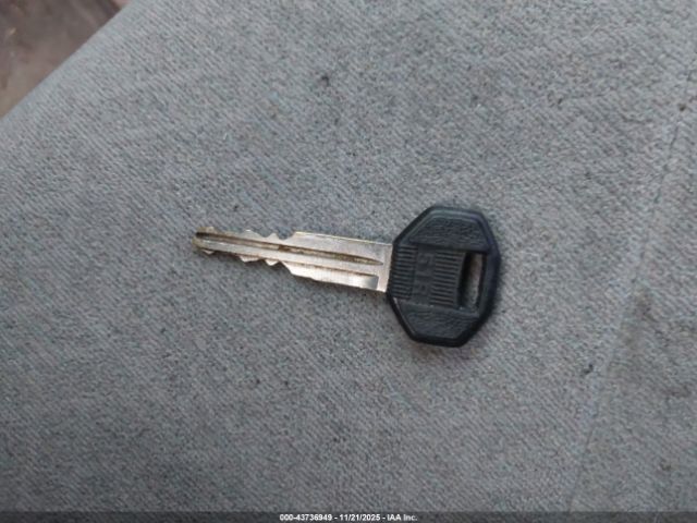 2000 MITSUBISHI MONTERO JA4MR51R0YJ002963 Photo 10