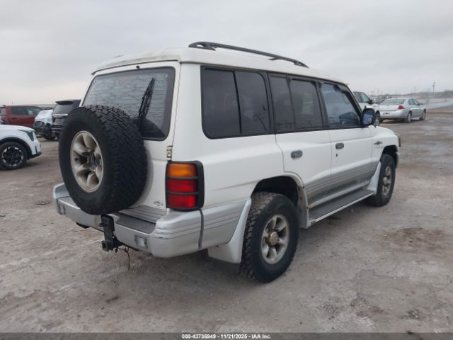2000 MITSUBISHI MONTERO JA4MR51R0YJ002963 Photo 3