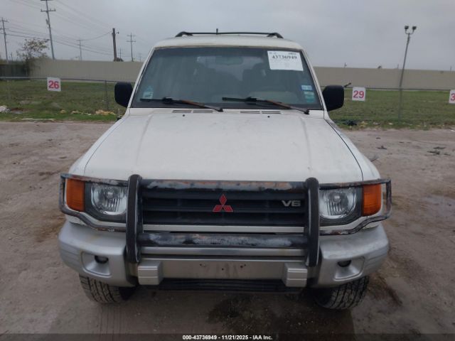 2000 MITSUBISHI MONTERO JA4MR51R0YJ002963 Photo 5