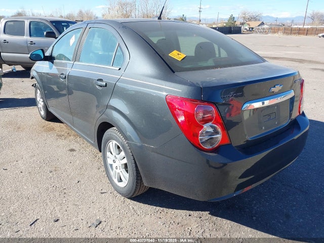 Chevrolet Sonic Lt Manual 2014 1G1JD5SHXE4153065 Image 3
