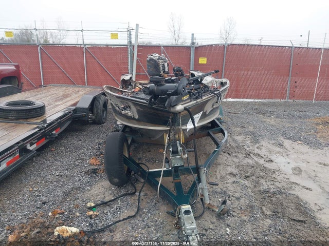 Продажа на аукционе авто 2003 Lund Pro V 205 Boat And Trailer, vin: LUNBY187G203, номер лота: 43737156