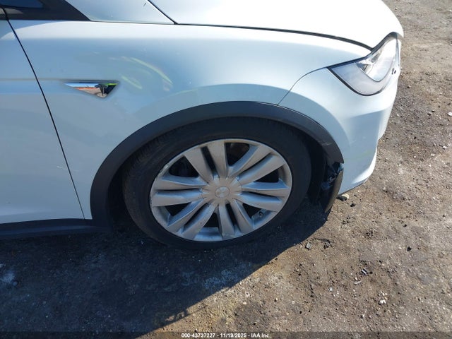 2016 TESLA MODEL X 5YJXCBE25GF013043 Photo 5