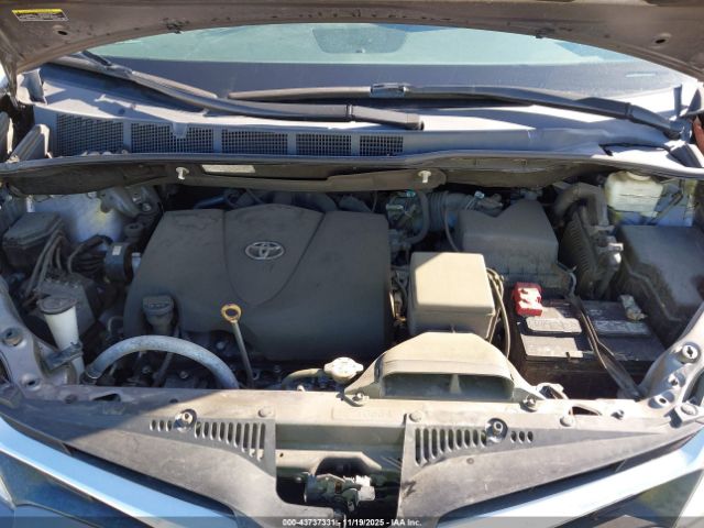 2019 TOYOTA SIENNA 5TDKZ3DC9KS998699 Photo 9