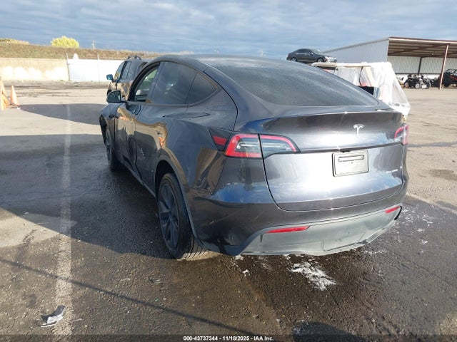 2024 TESLA MODEL Y 7SAYGDEE7RF112936 Photo 2