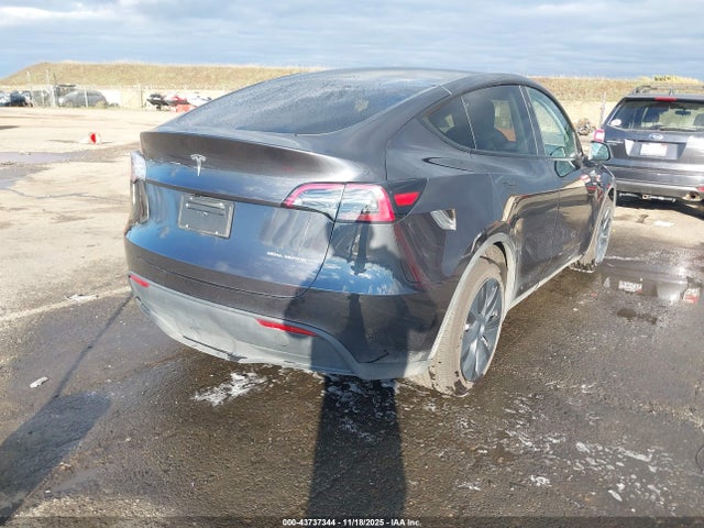 2024 TESLA MODEL Y 7SAYGDEE7RF112936 Photo 3